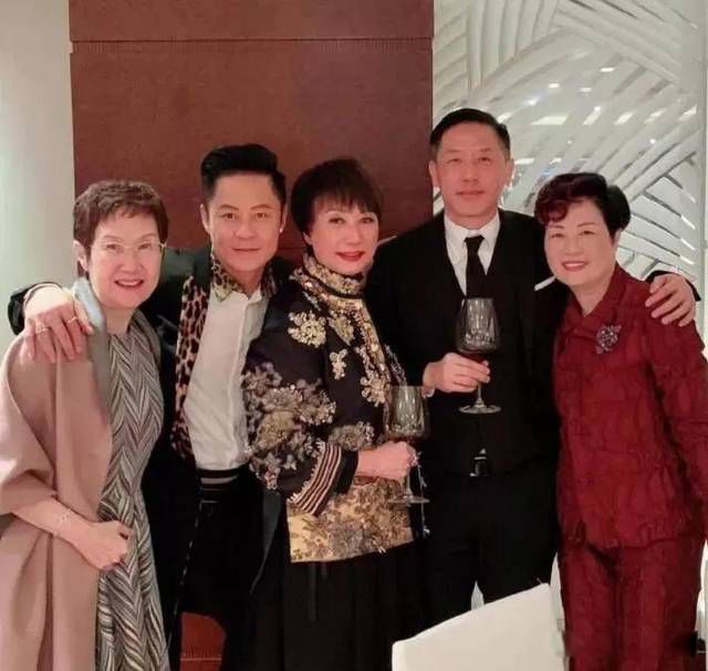 唐鹤德和张国荣是什么关系 唐鹤德现状55岁交新男友?