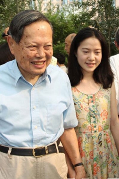 翁帆有没有生子 翁帆的生理需求(怎么解决生理问题)