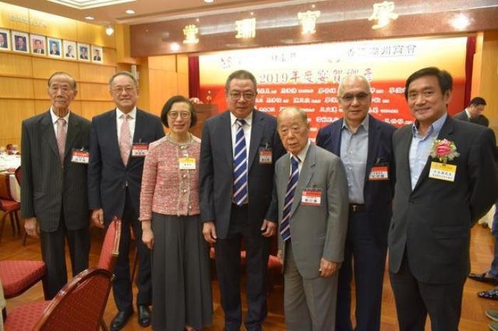 赌王四太出轨过吗 那么大年纪的何鸿燊如何使四太怀孕