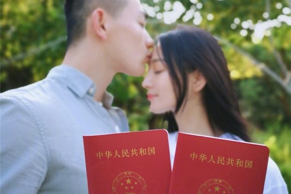 何捷的军衔级别高吗 张馨予老公何捷是什么军衔(是啥级别啊)