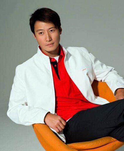 黎明老婆现任老婆阿wing照片 怎么会娶第二任老婆阿wing呢