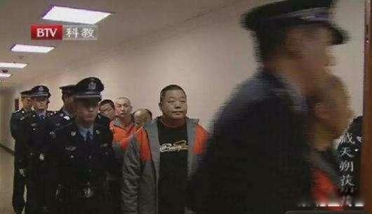 臧天朔周公子指的是谁 2005年周公子为梅婷战臧天朔