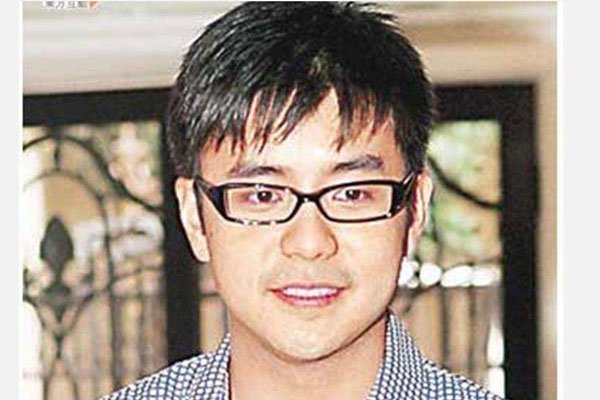 令谷法拉利车怎么坐三个人 令谷法拉利为什么撞(处理结果)