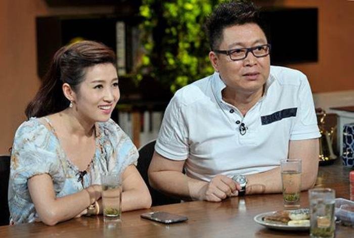 王为念的三个老婆都是谁 现任妻子照片(第一任老婆叫什么名字)