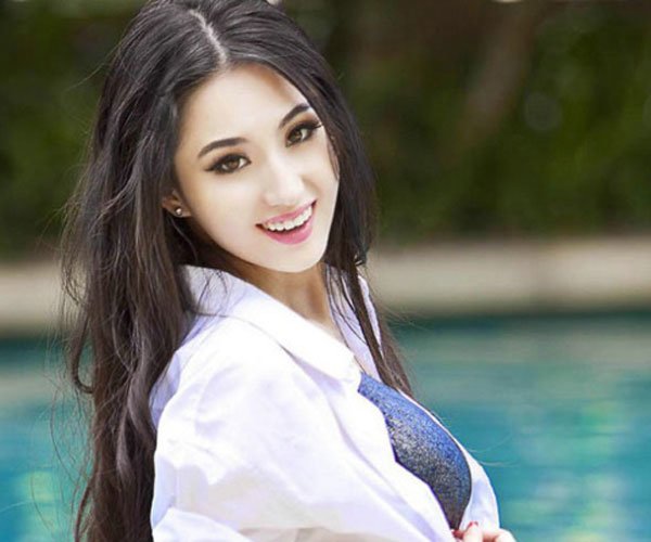 叶山豪是真吃蓝燕奶吗 被女演员的大胆直接来震撼了
