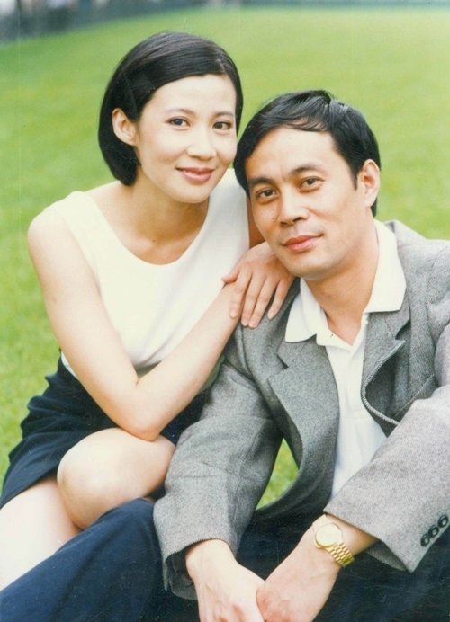 张光北老婆陈炜简历资料 两人大学就已经在一起了