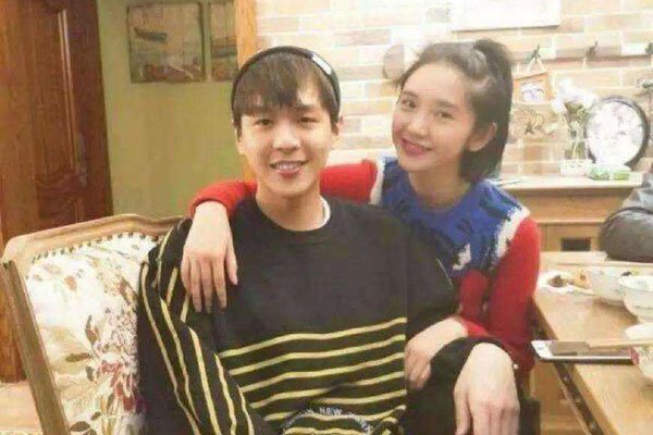 唐艺昕吴秀波录音棚忘关麦 唐艺昕吴秀波忘记关声音是怎么回事
