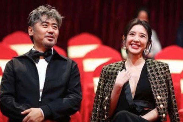 唐艺昕吴秀波录音棚忘关麦 唐艺昕吴秀波忘记关声音是怎么回事