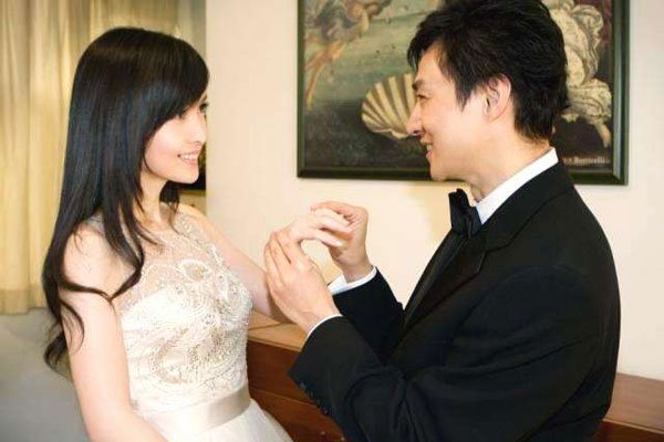 周慧敏的老公是谁 集邮女王周慧敏为什么不生宝宝