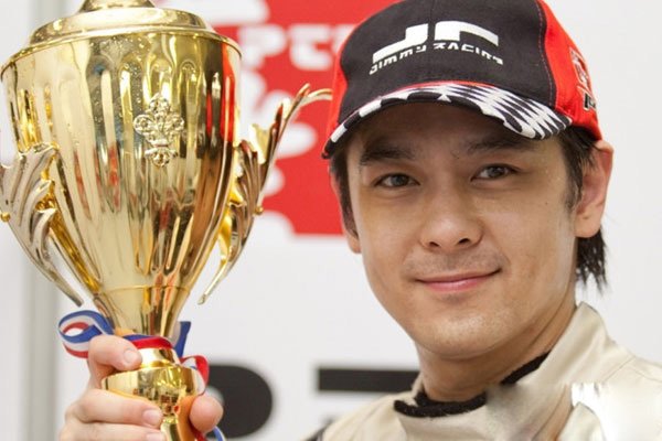 林志颖是f1赛车手吗 获17座冠军奖杯:林志颖赛车什么级别