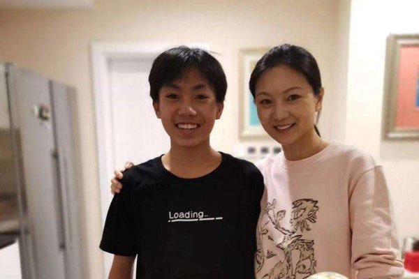 张末是张艺谋和谁生的 张末和陈婷关系好么(能接受陈婷的婚姻)