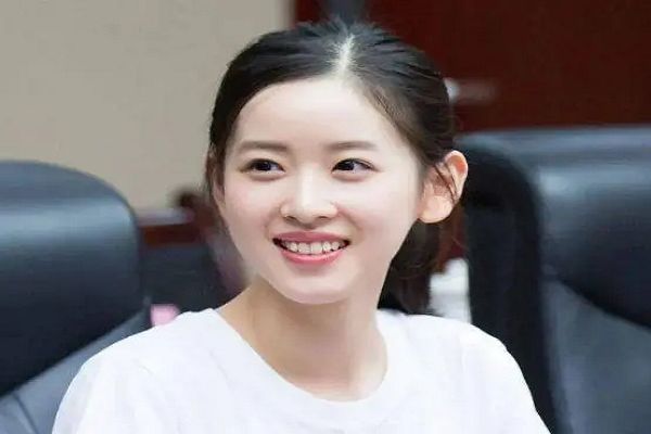 清华大学的校花长什么样 清华大学校花排名前十名