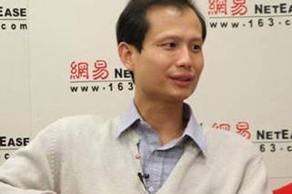 方舟子是怎么臭的 现在干嘛?还在我们中国吗?他不是外藉人吗?
