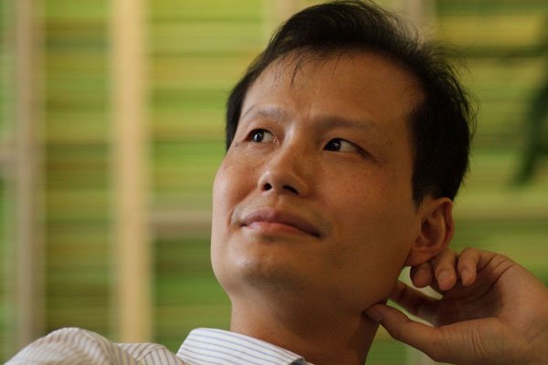 方舟子是怎么臭的 现在干嘛?还在我们中国吗?他不是外藉人吗?