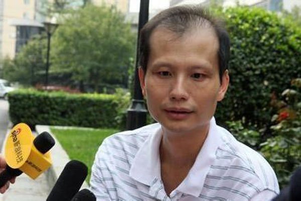 方舟子是怎么臭的 现在干嘛?还在我们中国吗?他不是外藉人吗?