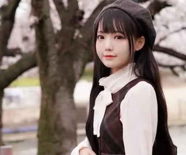 咬人猫年纪多大 视频制作精良舞跳很好