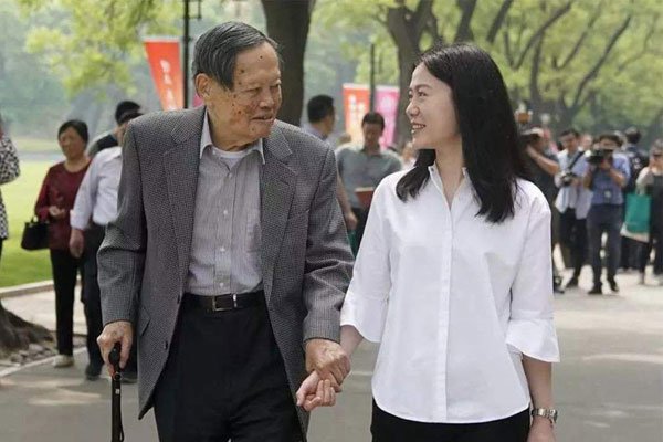翁帆的生理需求 翁帆和杨振宁怎么解决生理问题