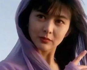 关之琳的球怎么取出来的 1993年关之琳深夜到医院取出高尔夫球的梗