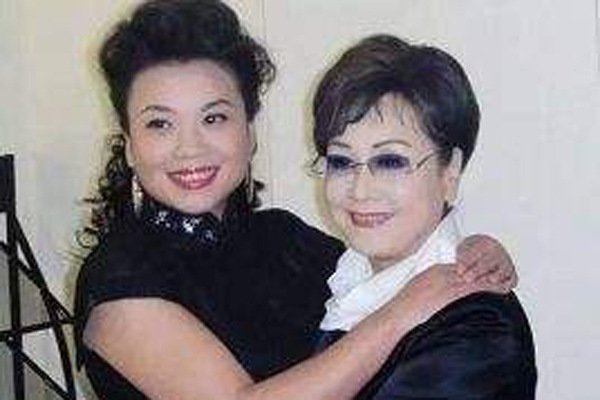 李谷一女儿肖一的个人简介 是李谷一和谁的孩子