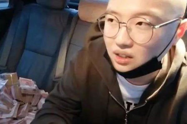 冯提莫和饼干结婚合照 网红一姐隐婚早就结过婚