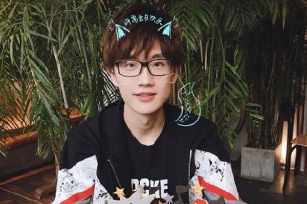 许嵩结婚了吗 徐佳颖照片?许嵩的女朋友是谁