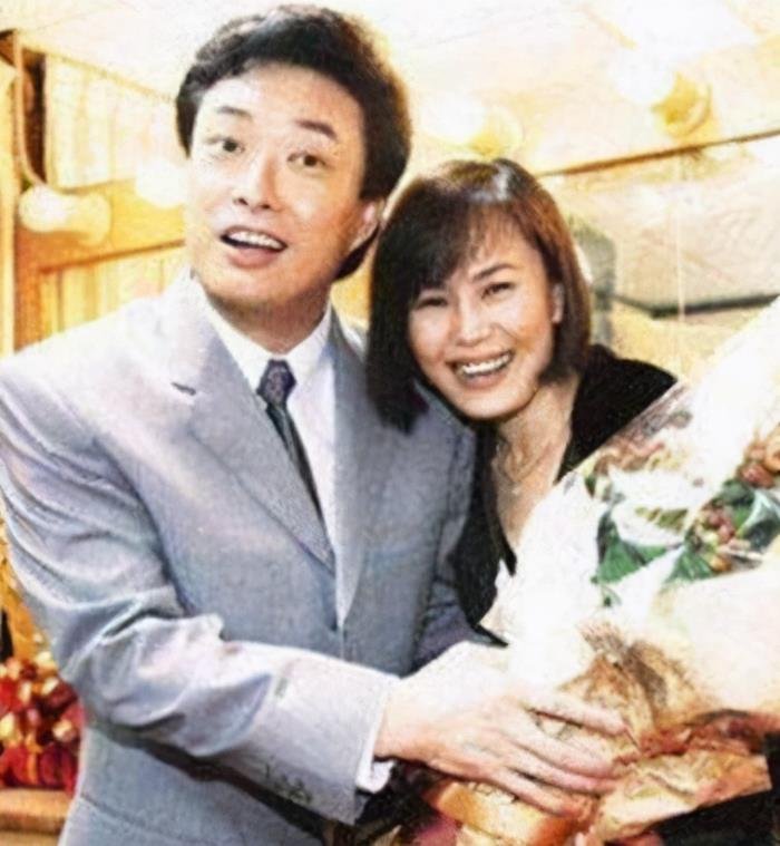 费玉清为什么封麦不唱了 无儿无女退出歌坛品味人生