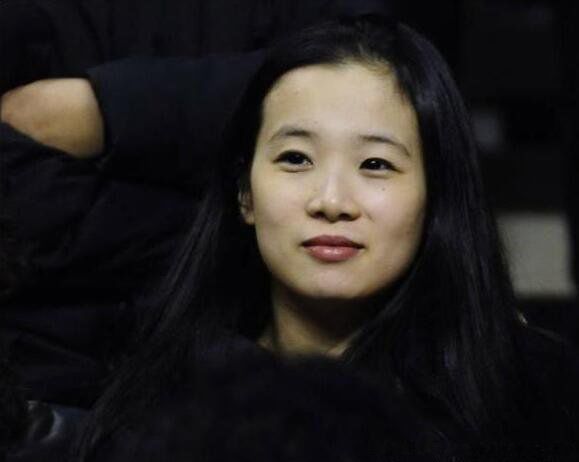 杨鸣老婆唐佳良资料 杨鸣妻子是盼盼集团千金