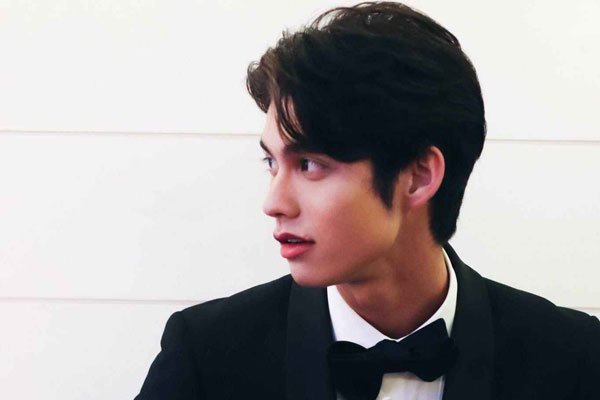 bright泰国男星个人资料 颜值很好早就有女朋友了