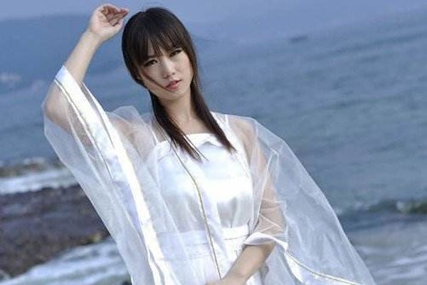 张筱雨的写真作品有哪些 接受西方开放思想大胆拍摄