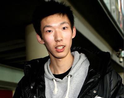 周琦个人简历资料 NBA周琦女朋友王欣怡个人资料简介