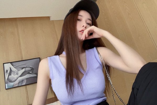 抖音一些胸特别大的id 抖音胸特别大的女网红fox严谨