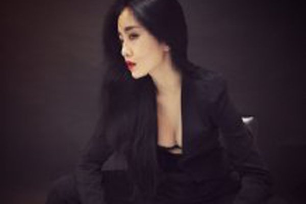 抖音一些胸特别大的id 抖音胸特别大的女网红fox严谨