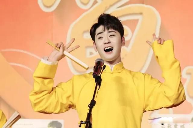张云雷怎么从南京站摔下去的 南京南站事件坠台是怎么回事