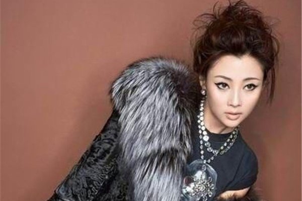�����촽�ϳ�����ɶ �����촽�ϵĺڵ���ʲô?