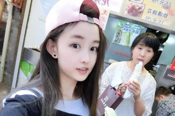 炫迈妹儿生孩子了吗 杨清柠炫迈是什么关系啊