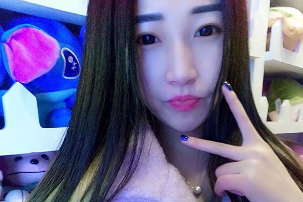 炫迈妹儿生孩子了吗 杨清柠炫迈是什么关系啊