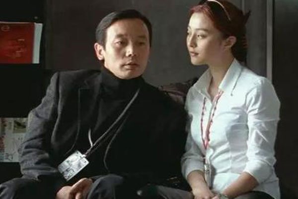 崔永元和冯小刚是怎么回事 拍手机2俩人开撕