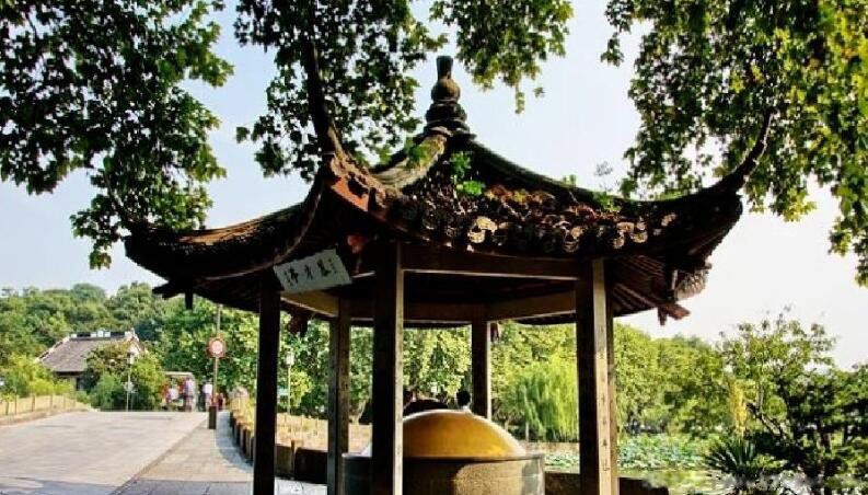 苏小小墓李贺诗为什么恐怖 有遗骨?苏小小墓里面有东西吗