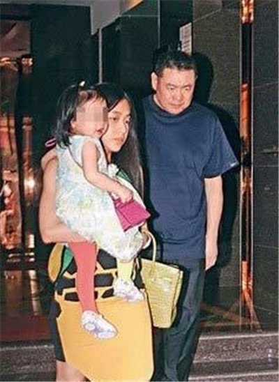 刘銮雄不得不转正甘比 这个女人不简单:甘比面相好到绝