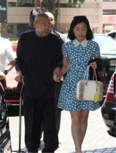 刘銮雄不得不转正甘比 这个女人不简单:甘比面相好到绝