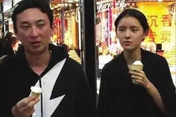 张予曦整容网红前照片对比 好惊吓:张予曦是不是整容呀