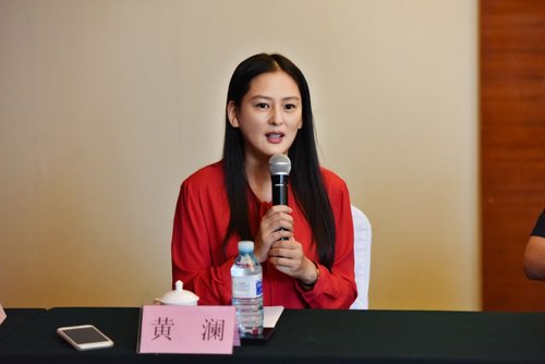 黄澜个人资料简介及婚史 非诚勿扰黄澜老师个人简历