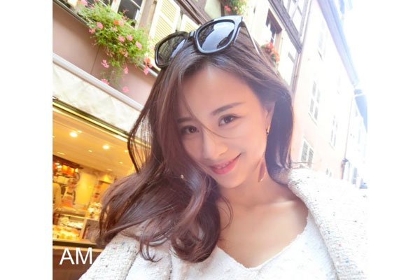 陈翔六点半球球被按桌子上嘿嘿嘿被啃奶 危险的爱球球餐桌被老公家暴图片