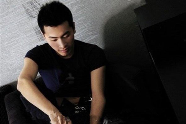 男模陈大卫大鸟事件 大风格的展示动作拍摄杂志