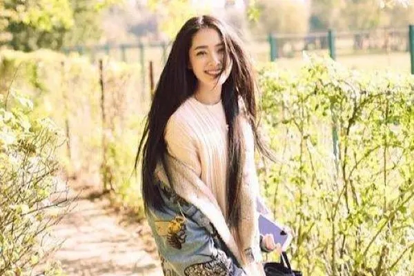 向华强说郭碧婷不简单 家庭条件一般还是个混血儿