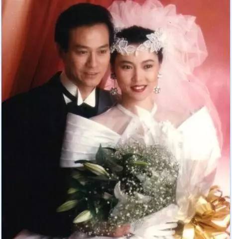 官晶华年轻时的照片 郑少秋第二老婆官晶华家世什么来头