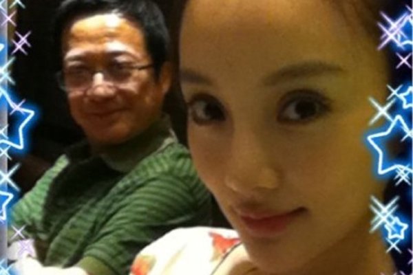 李小璐爸爸李丹宁个人资料简介 年轻时的照片,一家都是大明星