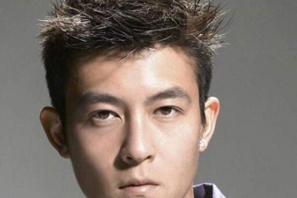 08年修电脑事件照片1400张 陈冠希修电脑流露出的照片真实