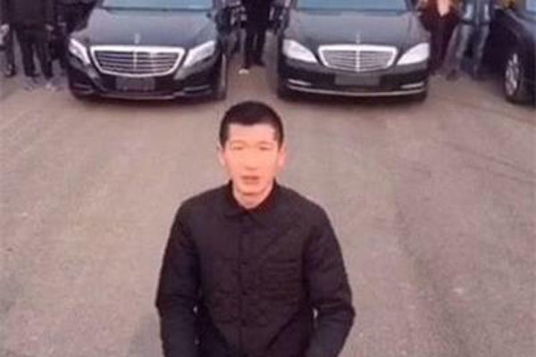 ʯ��ׯ���������¼�˭�������� �ֳ�������ʯ��ׯ���ڰ�˭������