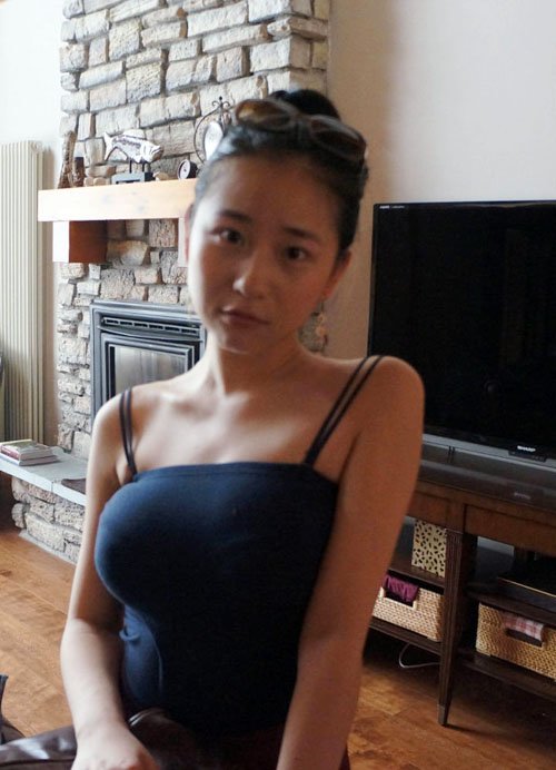 王胜寒的身材怎么样 醉鹅娘红色泳衣童颜巨乳身材真好